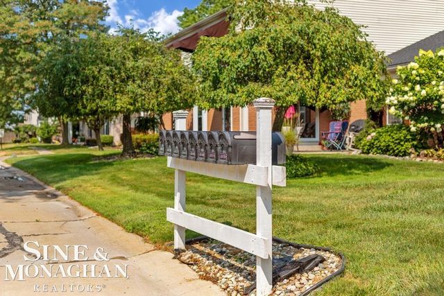24151 Meadow Bridge Drive 8, Clinton Township, MI 48035