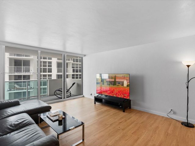 1200 W Ave 823 823, Miami Beach, FL 33139