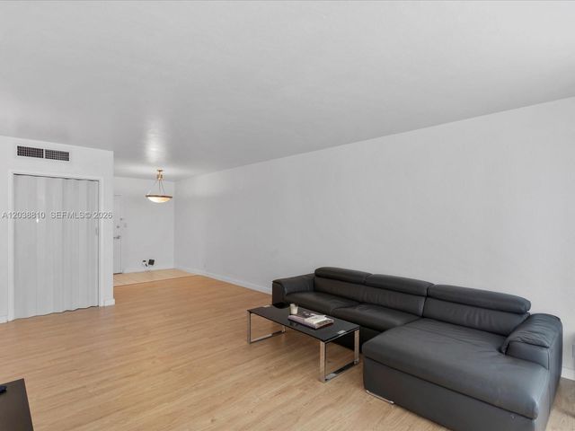 1200 W Ave 823 823, Miami Beach, FL 33139