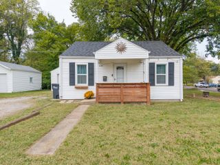 607 RIDGEWAY AVE, Columbia, MO 65203