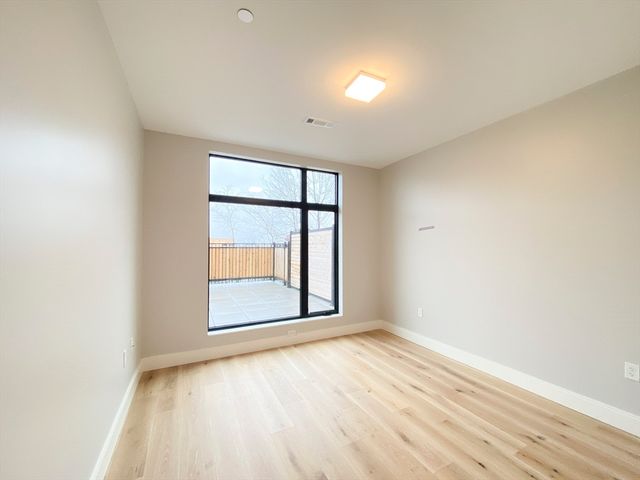 191 Washington St 301, Boston, MA 02135