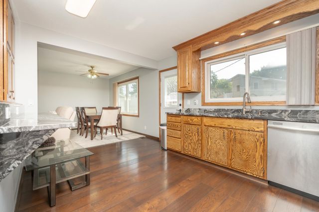 1449 Park Hills Court, Woodbury, MN 55125