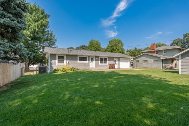1449 Park Hills Court, Woodbury, MN 55125