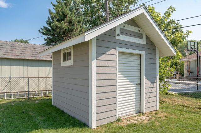 1449 Park Hills Court, Woodbury, MN 55125