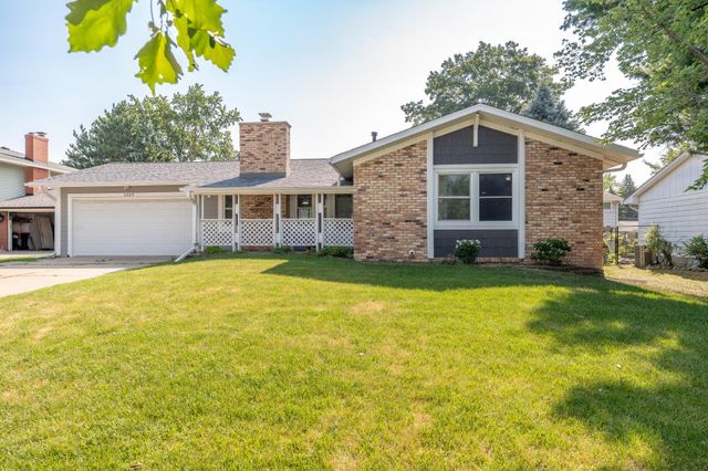 1449 Park Hills Court, Woodbury, MN 55125