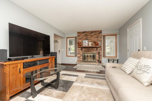 1449 Park Hills Court, Woodbury, MN 55125
