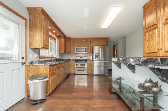 1449 Park Hills Court, Woodbury, MN 55125