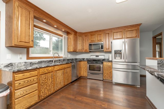 1449 Park Hills Court, Woodbury, MN 55125
