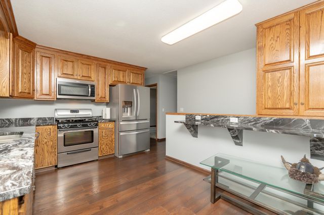 1449 Park Hills Court, Woodbury, MN 55125