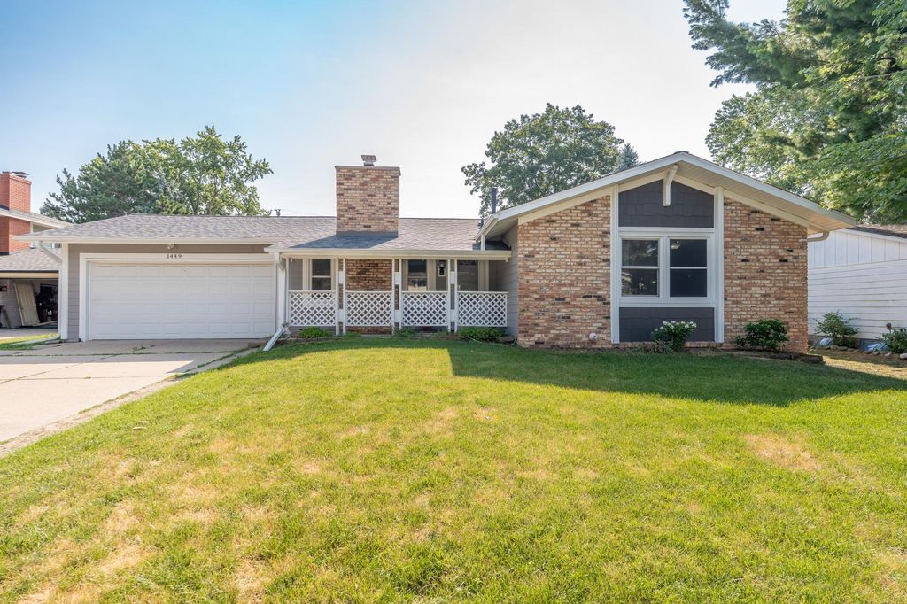1449 Park Hills Court, Woodbury, MN 55125