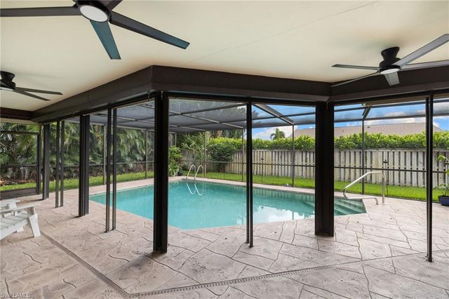 433 Golfview DR, Naples, FL 34110