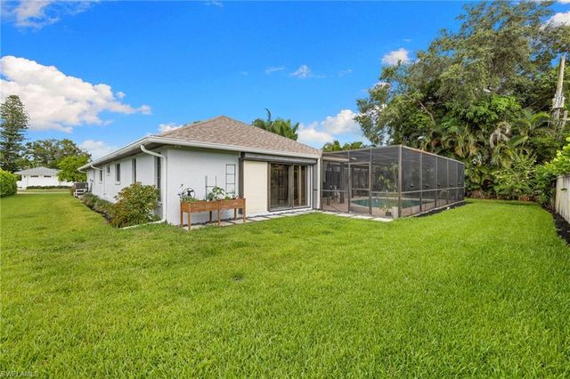 433 Golfview DR, Naples, FL 34110