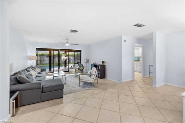 433 Golfview DR, Naples, FL 34110