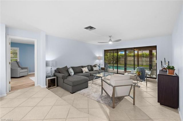 433 Golfview DR, Naples, FL 34110