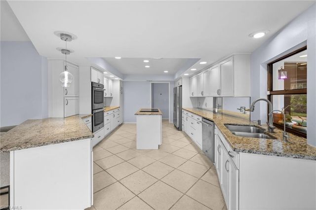 433 Golfview DR, Naples, FL 34110