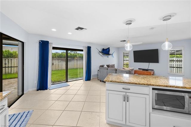 433 Golfview DR, Naples, FL 34110