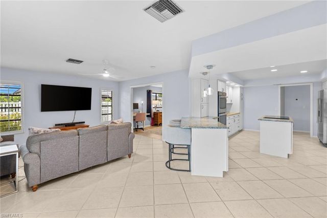 433 Golfview DR, Naples, FL 34110