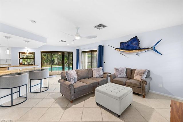 433 Golfview DR, Naples, FL 34110
