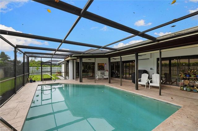 433 Golfview DR, Naples, FL 34110