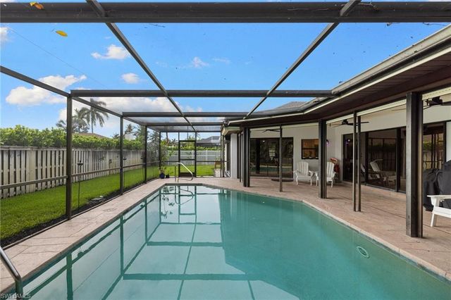 433 Golfview DR, Naples, FL 34110