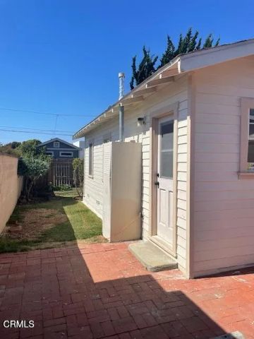 208 S Pacific Avenue, Ventura, CA 93001