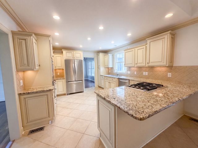 608 Estes Rd, Nashville, TN 37215