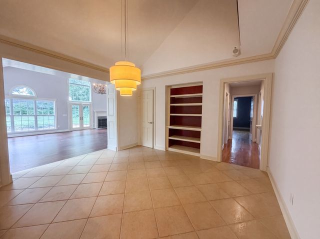 608 Estes Rd, Nashville, TN 37215