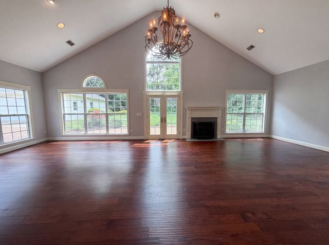 608 Estes Rd, Nashville, TN 37215