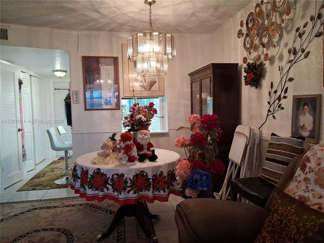 8841 NW Sunrise Lakes Blvd 112, Sunrise, FL 33322