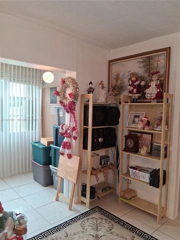 8841 NW Sunrise Lakes Blvd 112, Sunrise, FL 33322