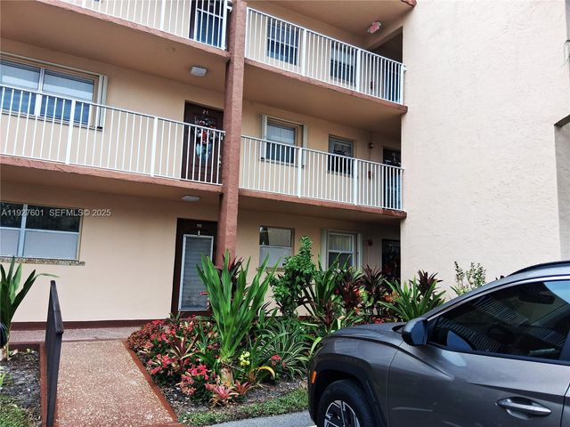 8841 NW Sunrise Lakes Blvd 112, Sunrise, FL 33322