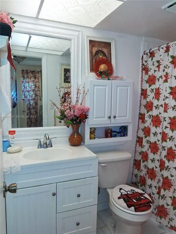 8841 NW Sunrise Lakes Blvd 112, Sunrise, FL 33322