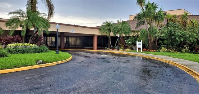 8841 NW Sunrise Lakes Blvd 112, Sunrise, FL 33322