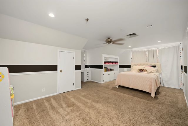 2226 Melrose Ln, Salina, KS 67401