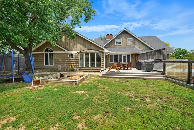2226 Melrose Ln, Salina, KS 67401