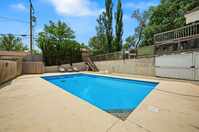 2226 Melrose Ln, Salina, KS 67401