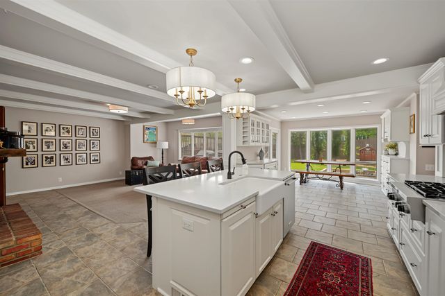 2226 Melrose Ln, Salina, KS 67401