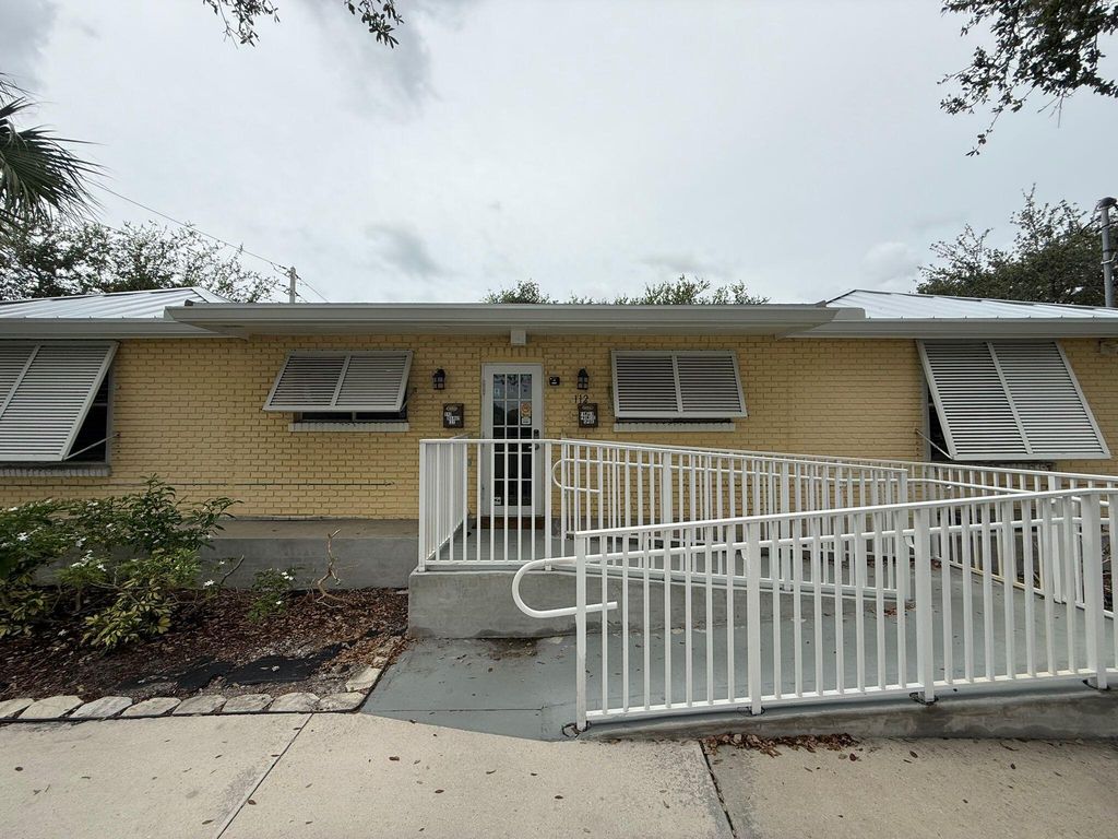 Image 16 of property listing at 112 SE 10th Street, Delray Beach, FL 33483