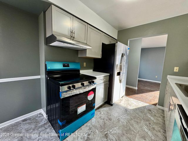 1729 Reo Road, Lansing, MI 48910