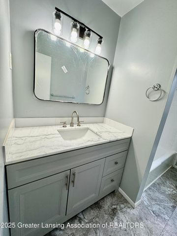 1729 Reo Road, Lansing, MI 48910