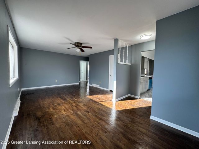 1729 Reo Road, Lansing, MI 48910