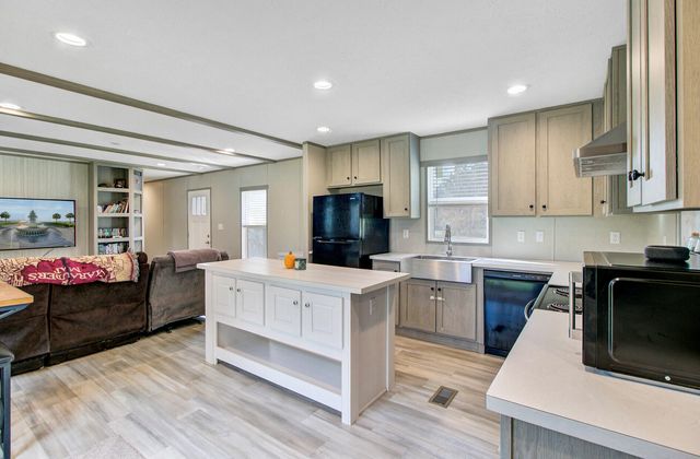 70 Orchid Court, Round O, SC 29474