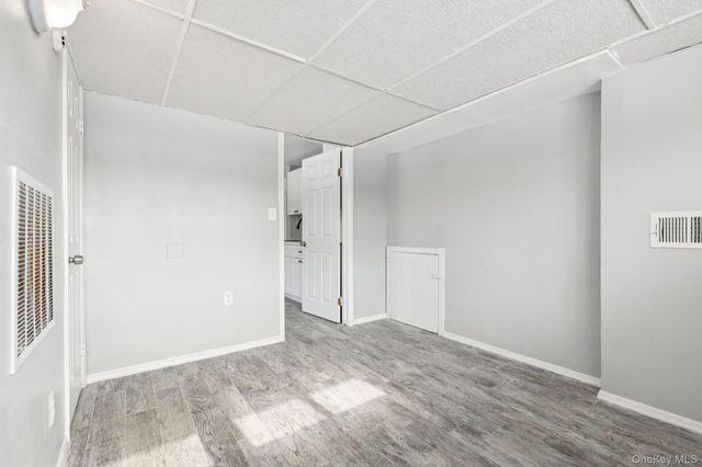 17 Laurie Road, Brentwood, NY 11717