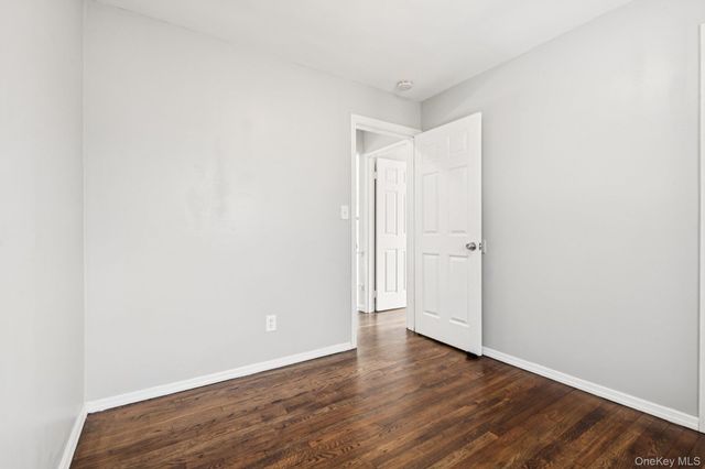 17 Laurie Road, Brentwood, NY 11717