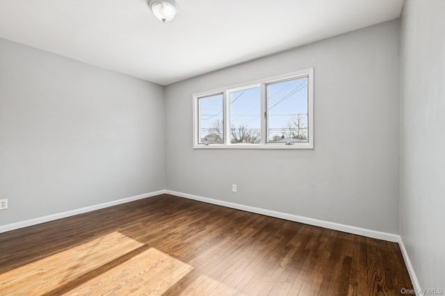 17 Laurie Road, Brentwood, NY 11717