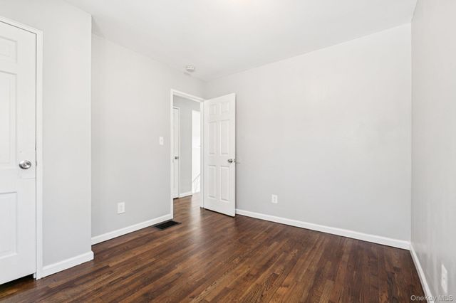 17 Laurie Road, Brentwood, NY 11717