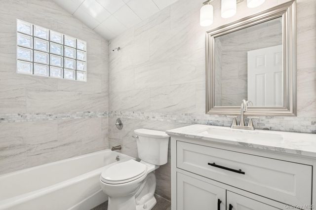 17 Laurie Road, Brentwood, NY 11717