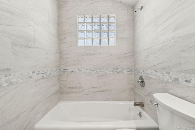 17 Laurie Road, Brentwood, NY 11717