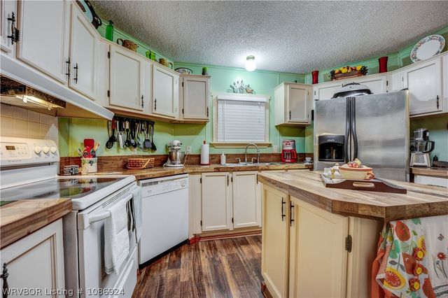 1517 N Flat Rock Drive, Van Buren, AR 72956