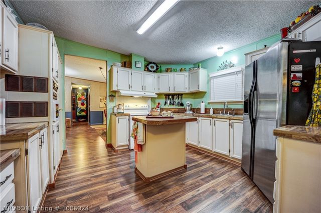 1517 N Flat Rock Drive, Van Buren, AR 72956